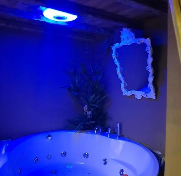 Suite con Idromassaggio, Nerva Accomodation Cavour