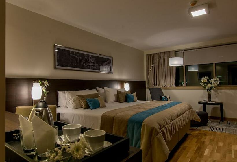 اتاق سوپریور, Caseros 248