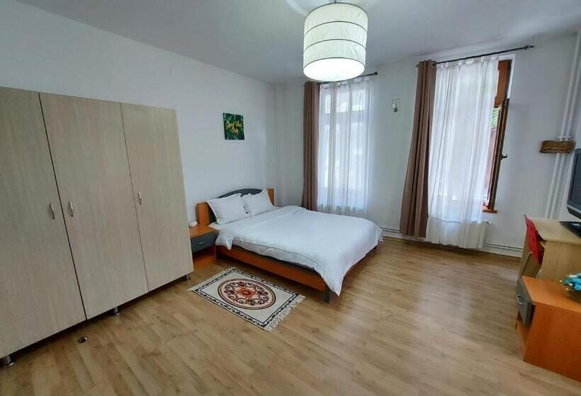 اتاق لوکس, Happy Accomodation