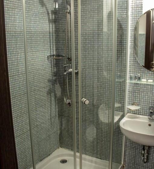 استودیوی لوکس, Happy Accomodation