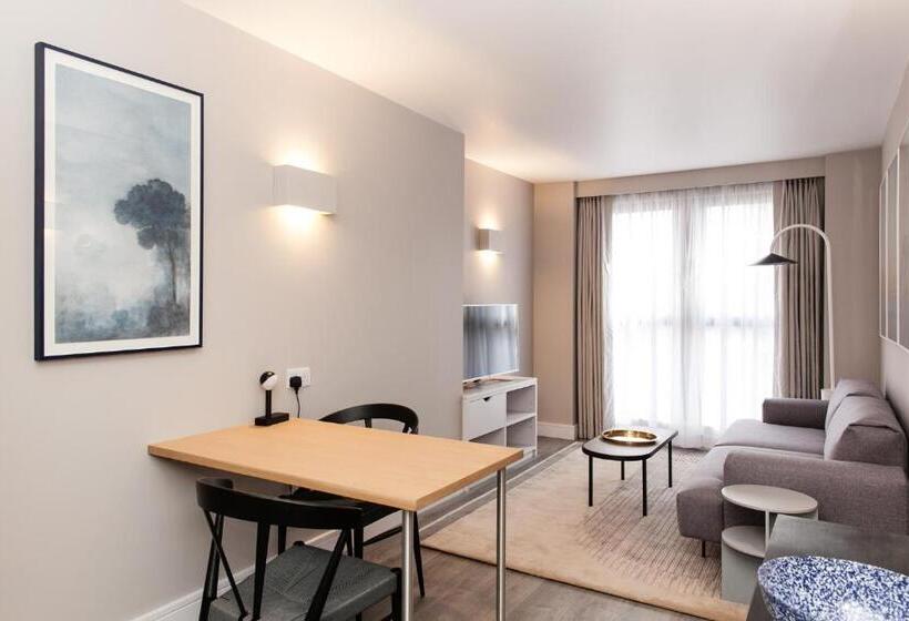 Апартаменты Superior 1 Спальня, Rockwell East Tower Bridge