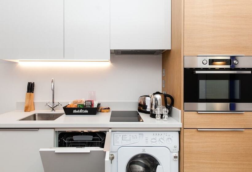 Апартаменты Superior 1 Спальня, Rockwell East Tower Bridge