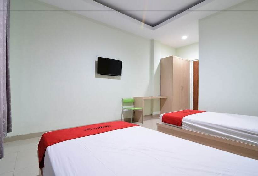 Номер Стандарт, Reddoorz Near Museum Keraton Surakarta