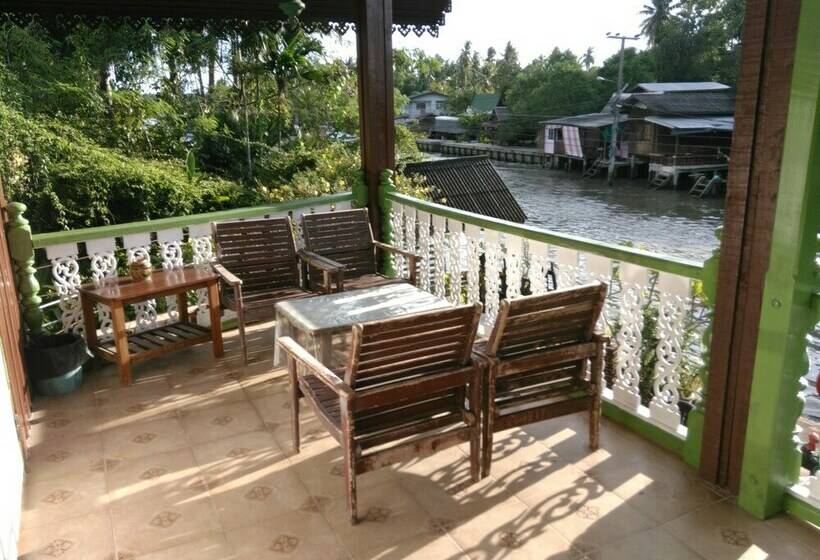 패밀리 룸, Rueanphen Homestay