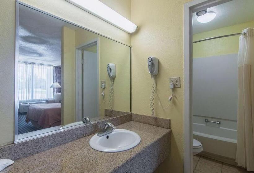 اتاق لوکس چهار تخته, Motel 6liberal, Ks