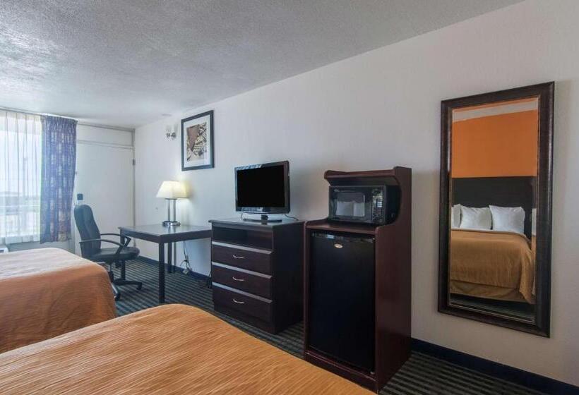 Четырехместный Номер Deluxe, Motel 6liberal, Ks