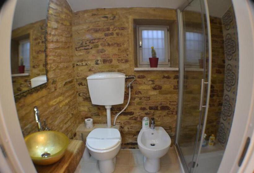 Четырехместный Номер Стандарт, B&b La Lanterna