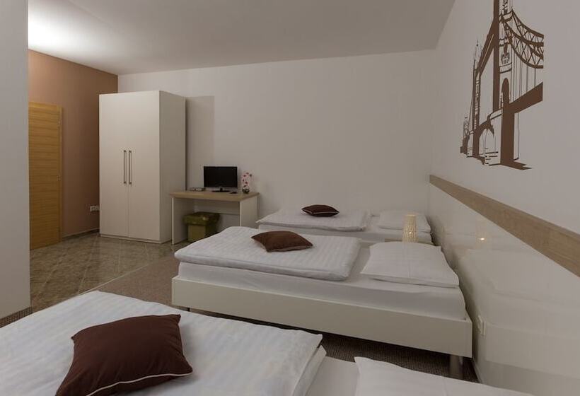 标准三人间, Rooms Pleška Zagreb Airport