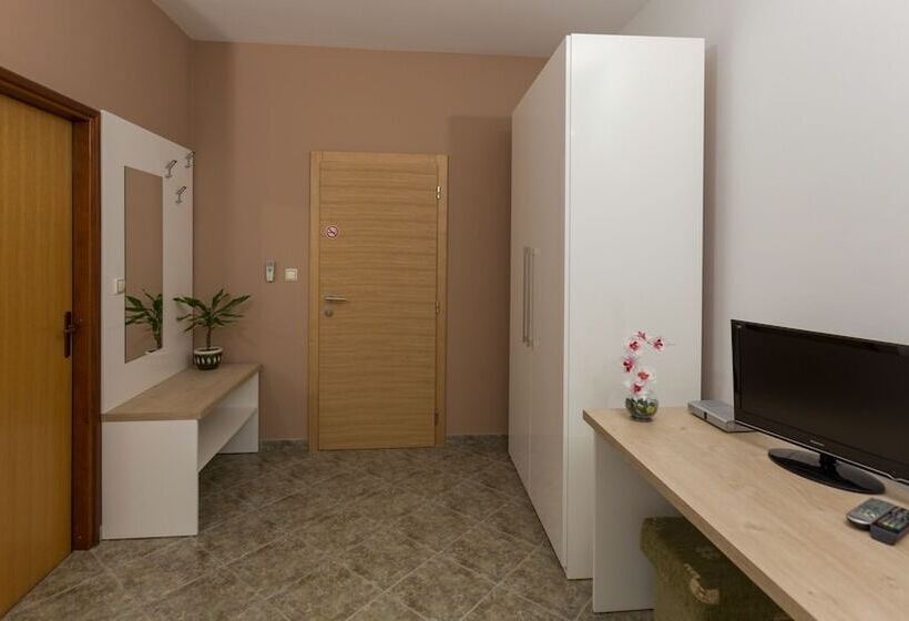 标准三人间, Rooms Pleška Zagreb Airport