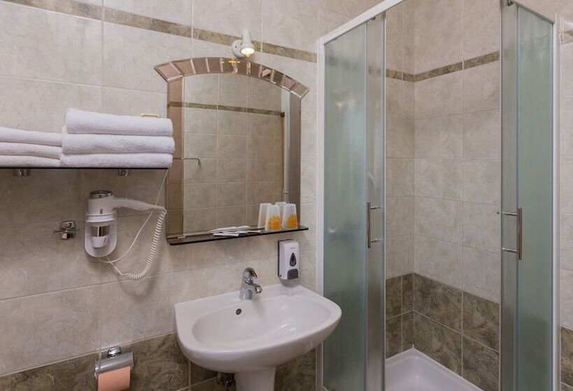 اتاق استاندارد سه نفره, Rooms Pleška Zagreb Airport