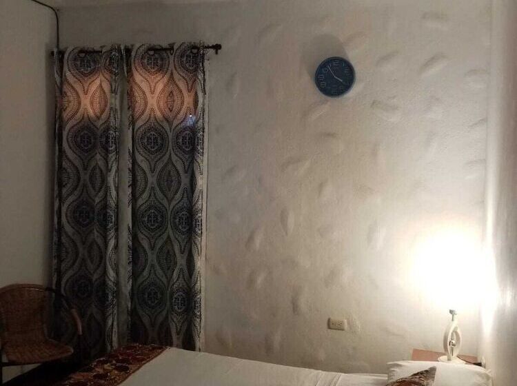 Номер Стандарт, Hostal Zaragoza