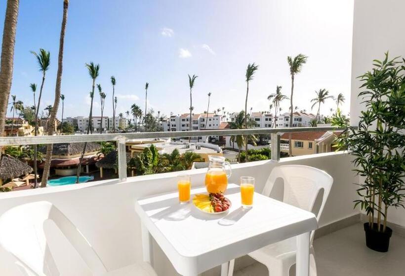 Полулюкс, Ducassi Suites Rooftop Pool Beach Club & Spa