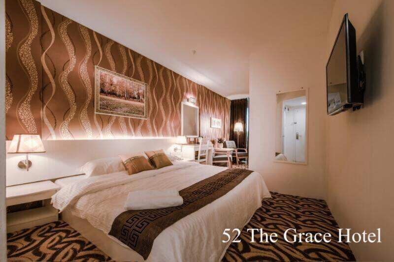 Номер Deluxe, 52 The Grace