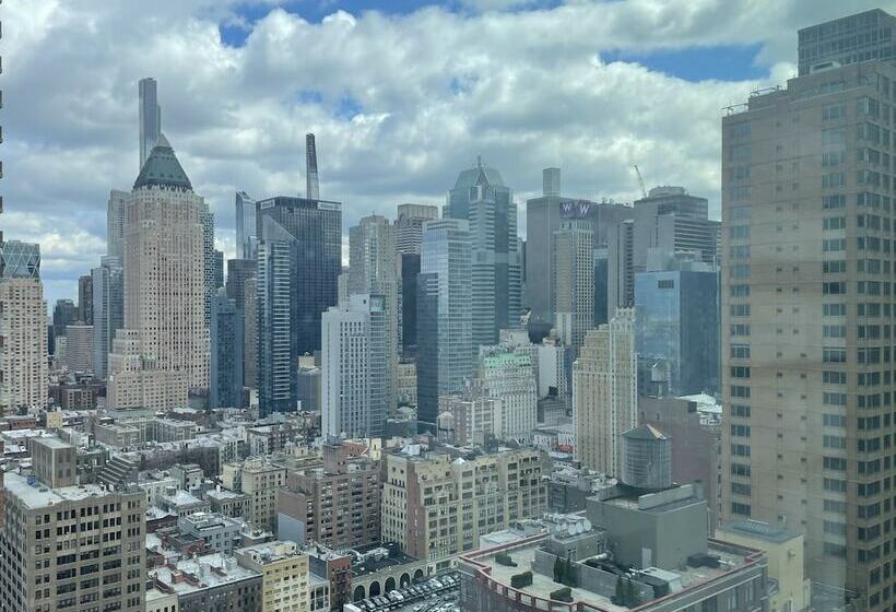 标准间带双人床, Pod Times Square