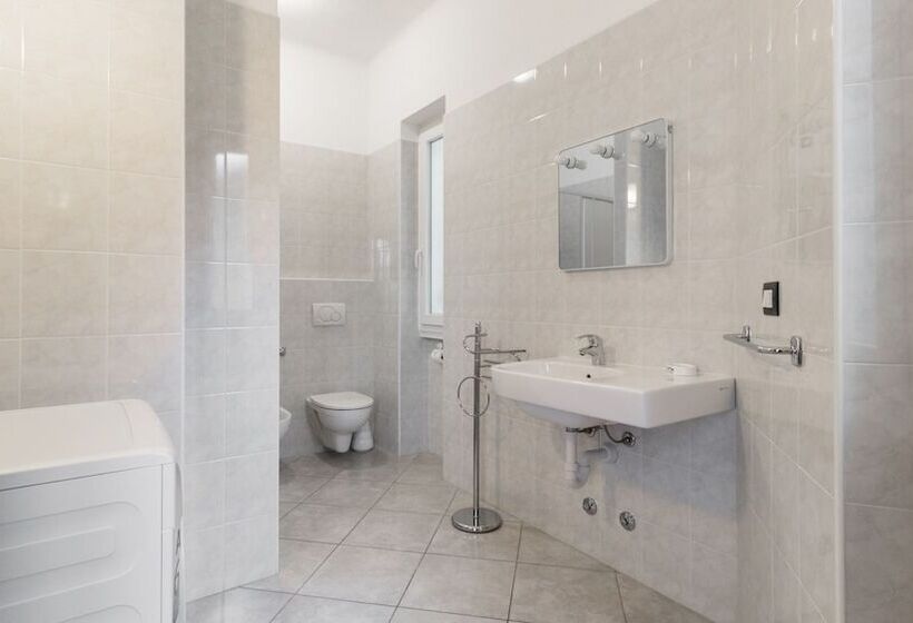 آپارتمان 1 خوابه با چشم‌انداز دریا, Residence Il Poggio