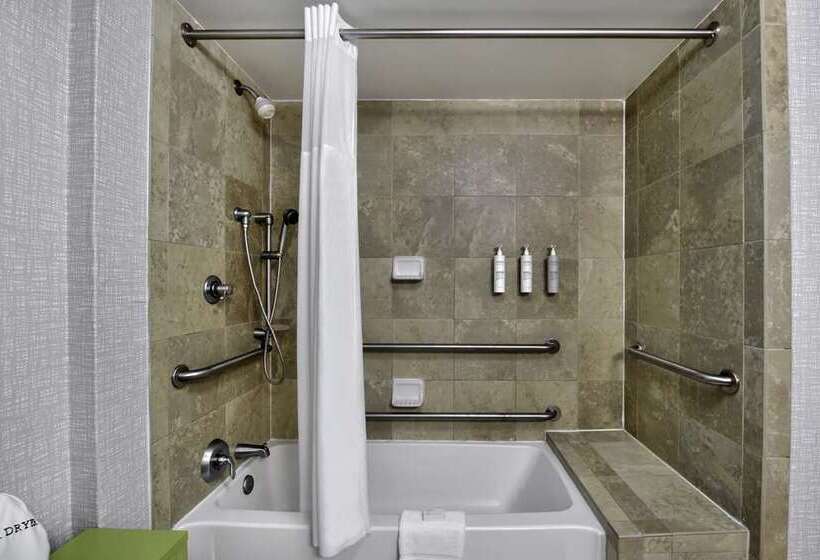 Номер Стандарт, Hampton Inn & Suites Teaneck Glenpointe