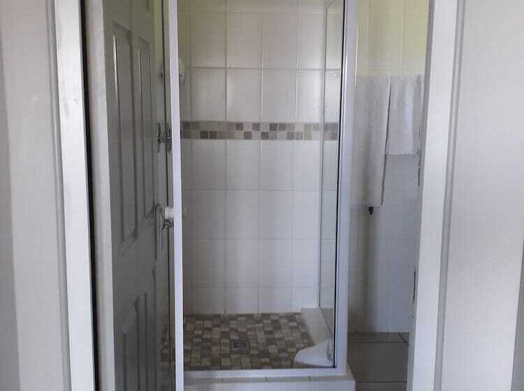 Семейный Номер, Little Rock Guesthouse