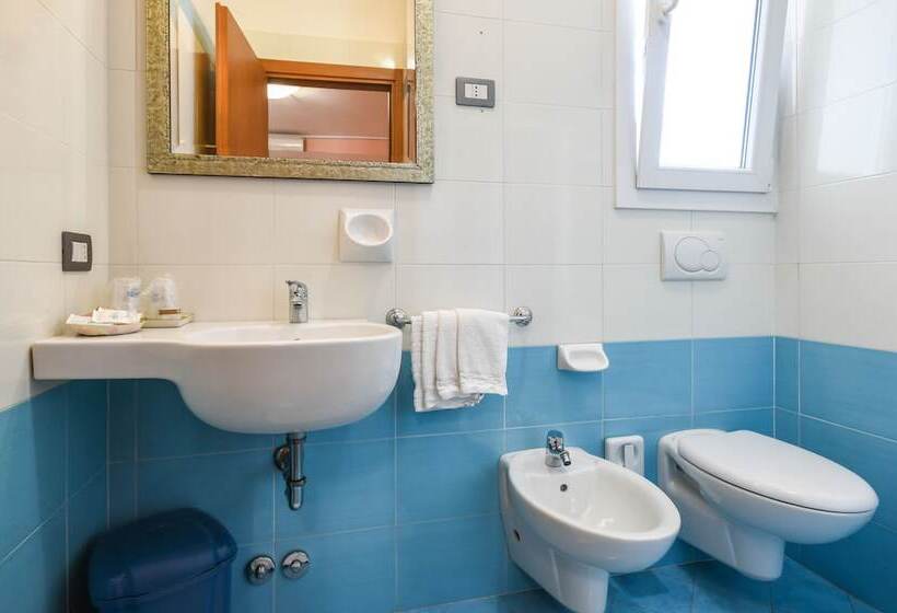 Четырехместный Номер Стандарт, B&b America