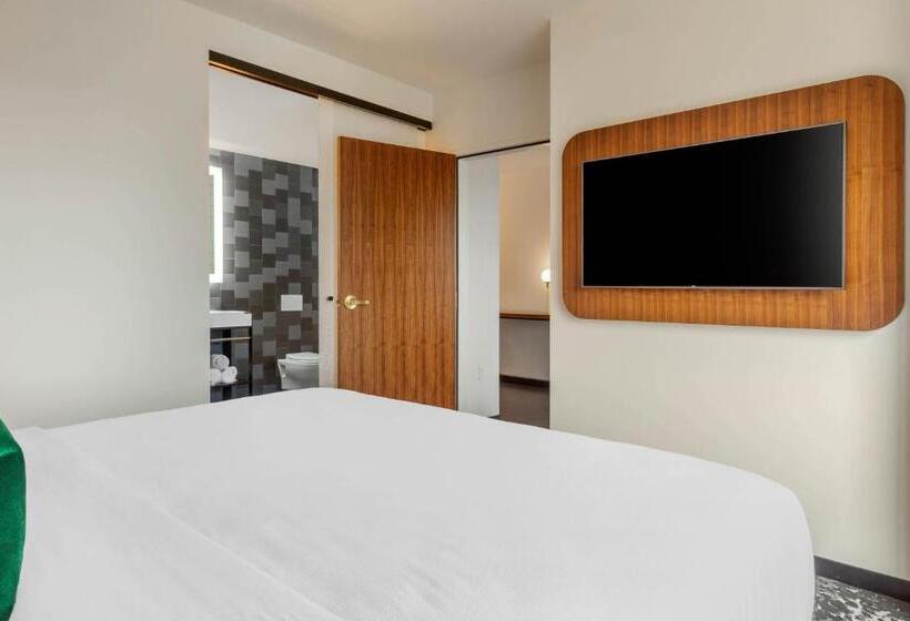 스위트 킹사이즈 침대, Cambria Hotel Boston Downtown   Seaport