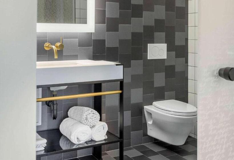 스위트 킹사이즈 침대, Cambria Hotel Boston Downtown   Seaport