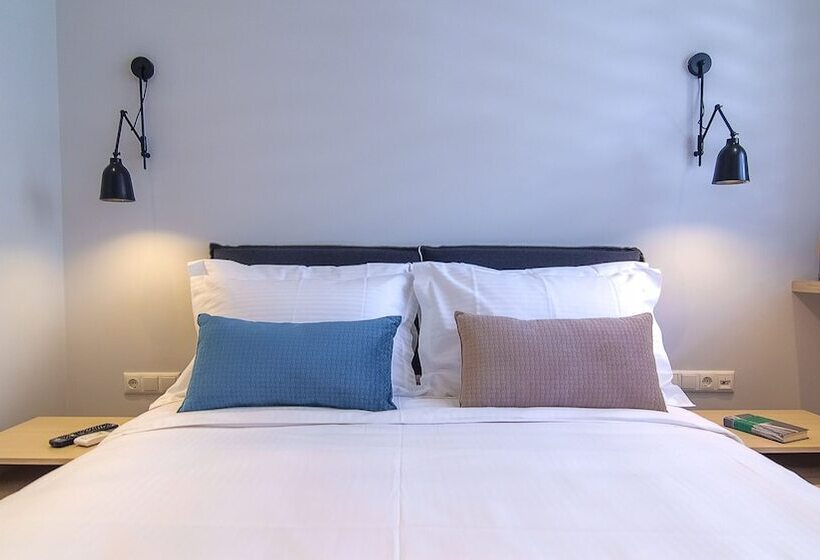 이코노미 룸, Acropolis Stay