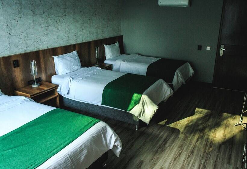 Четырехместный Номер Superior, Café Hotel Medellín