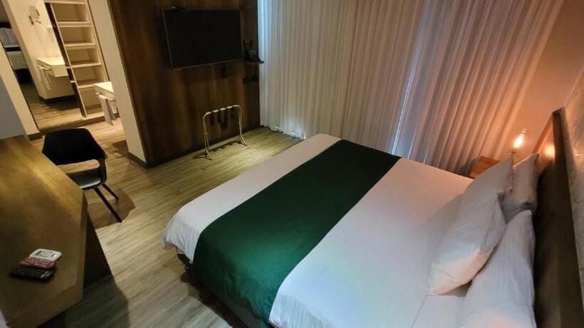 Номер Deluxe с Балконом, Café Hotel Medellín