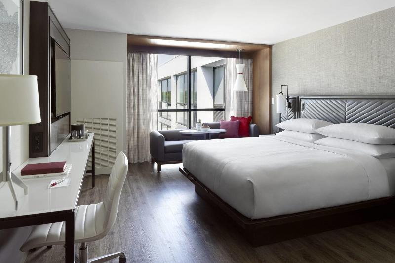 스탠다드 룸 킹사이즈 침대, Marriott Columbus Osu