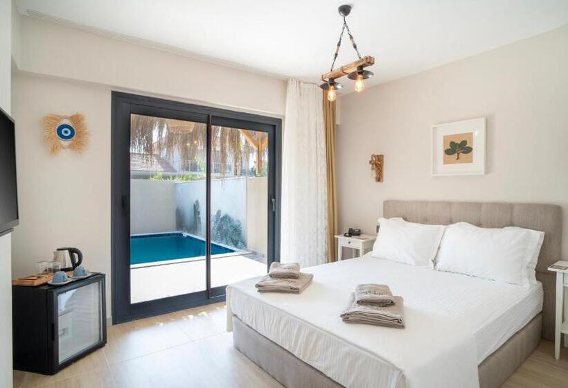اتاق استاندارد با چشم‌انداز استخر, Bellezza Hotel Alaçatı