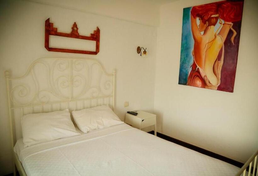 Quarto Estandar, Parva Port