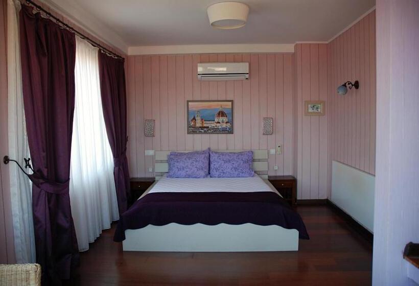 オーシャンビューデラックスルームバルコニー付き, L'isola Guesthouse