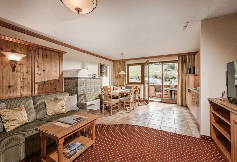 Апартаменты Deluxe 3 Спальни, Aster Boutique Hotel & Chalets