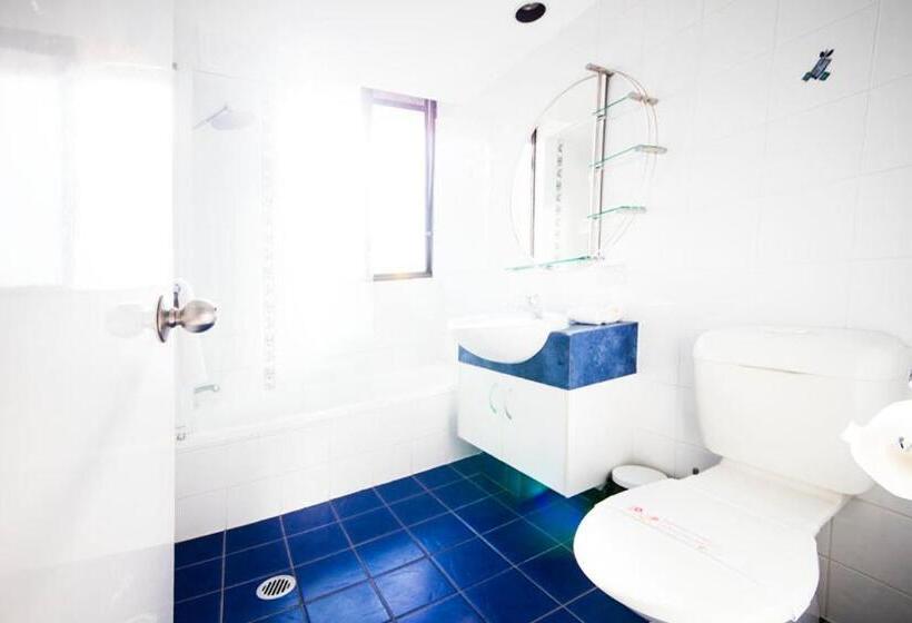 2 Bedroom Deluxe Apartment Sea View, Warringa Surf Holiday Apartments