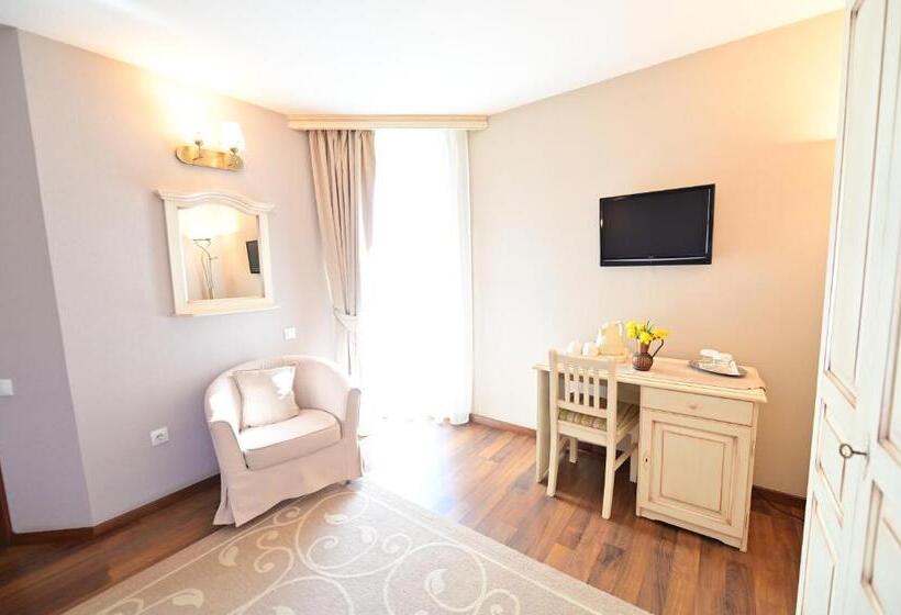 اتاق استاندارد با چشم‌انداز باغ, Natura Family Resort