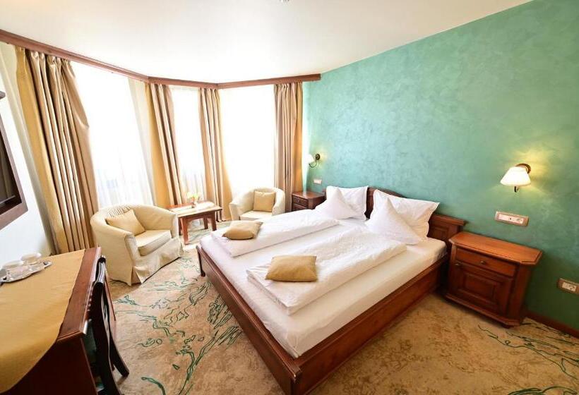 اتاق راحتی سه تخته, Natura Family Resort