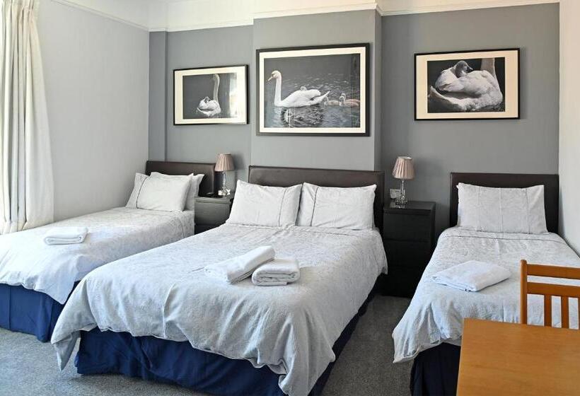 Четырехместный Номер Стандарт, Avoncot Guest House