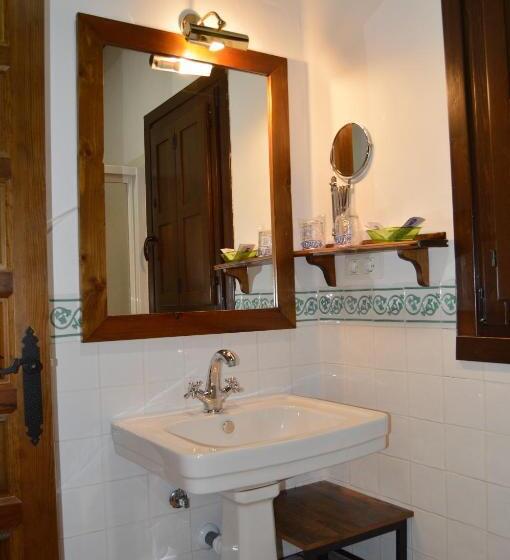 Апартаменты 2 Спальни, Apartamentos Turísticos   Hostal Los Alisos