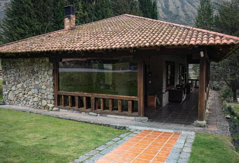 Семейное Бунгало, Hacienda Hostería Dos Chorreras