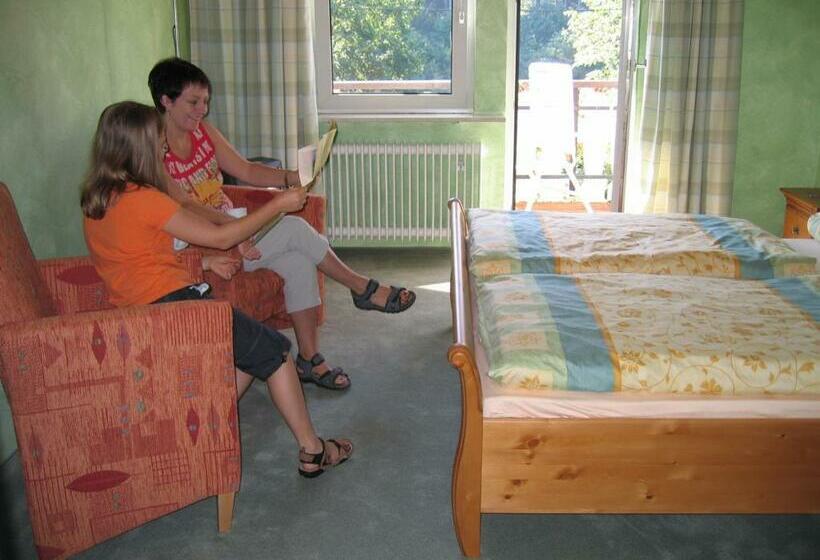 Дом 1 Спальня, Pension & Ferienhaus Latröpchen
