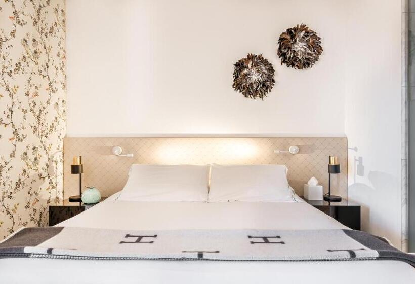جناح جونيور مطلّ علي البحر, La Torretta Lodge