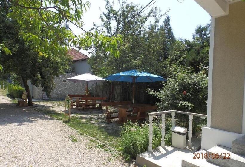 اتاق سوپریور با چشم‌انداز باغ, Tourist Paradis Costinesti