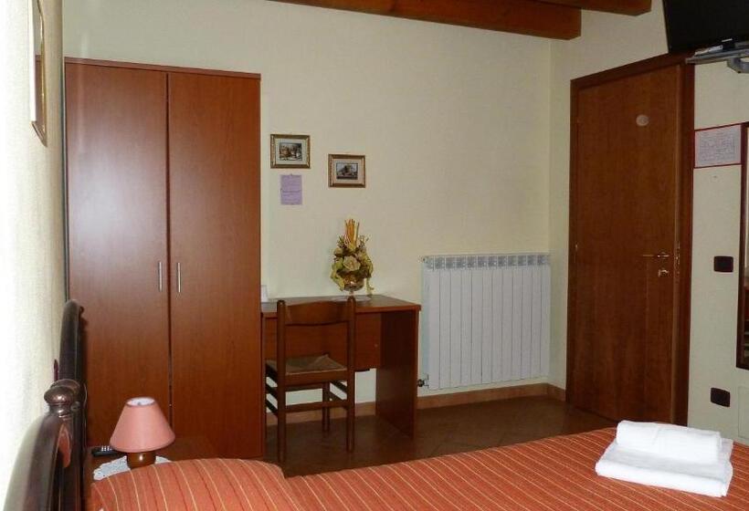 اتاق لوکس یک تخته, Agriturismo Ai Due Volti