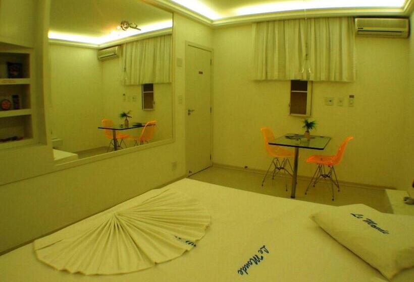 디럭스 룸, Motel Le Monde
