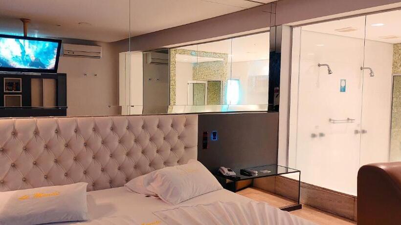 디럭스 룸, Motel Le Monde
