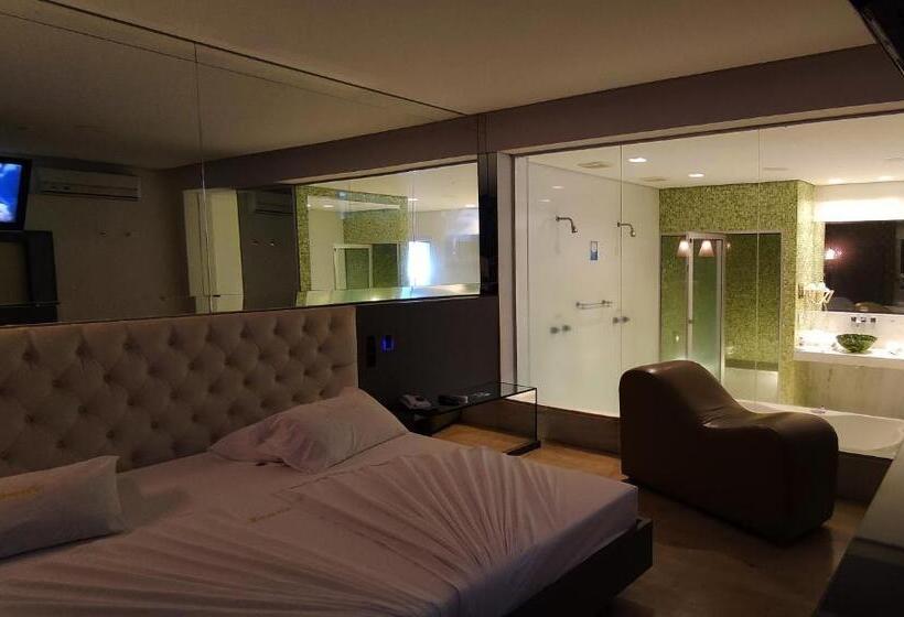 디럭스 룸, Motel Le Monde