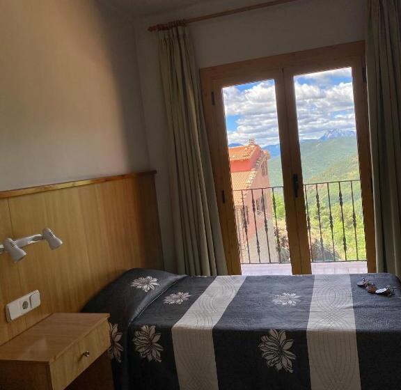 Номер Стандарт, Hostal Alt Llobregat