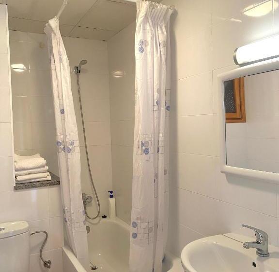 Номер Стандарт, Hostal Alt Llobregat