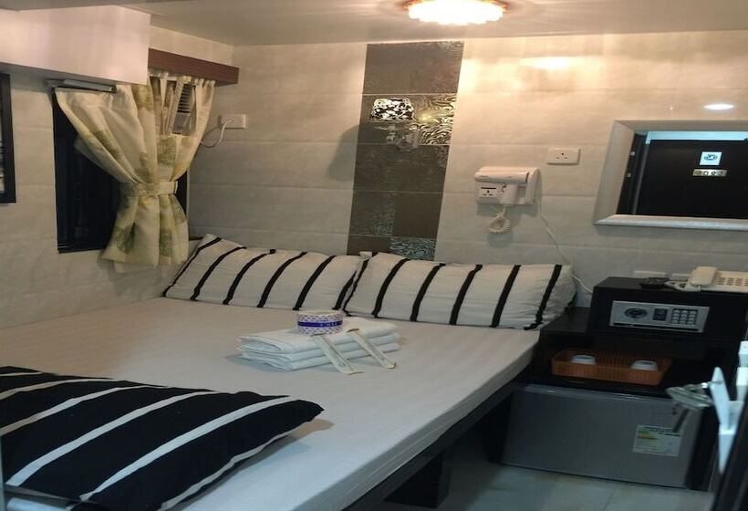 اتاق استاندارد, Skyview Hostel