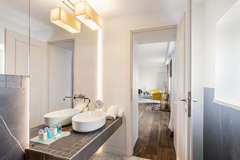 اتاق استاندارد سه نفره, Skyview Hostel