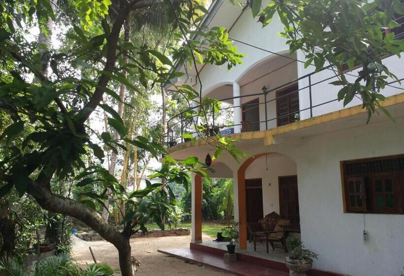 经济房, Pathum Family Home